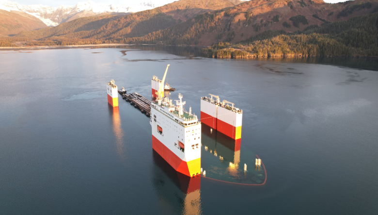 COSCO’s Hua Rui Long with deck submerged